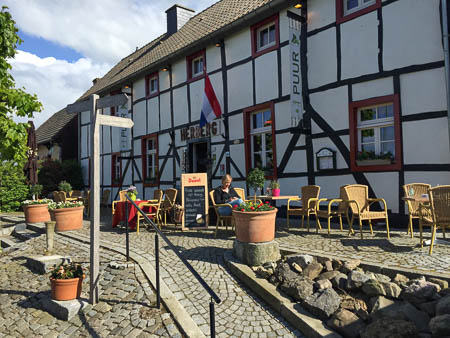 Herberg Oud-Holset langs het Krijtlandpad