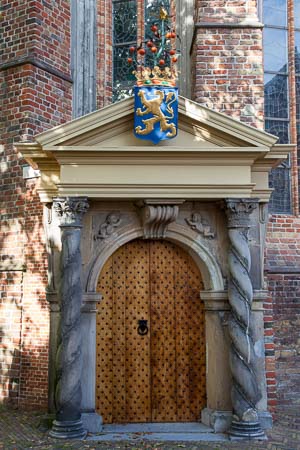 Het 'Oranjepoortje' van de Grote of Jacobijnerkerk in Leeuwarden