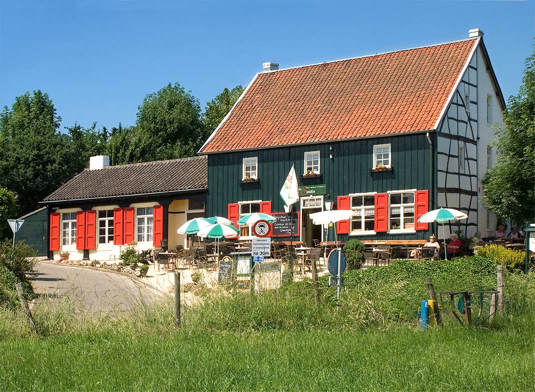 Het terras van Herberg de Smidse ©Ivo Vleugels